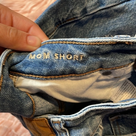 American Eagle‎ Floral Embroidered Mom Jean Short Size 0 - Picture 5 of 8